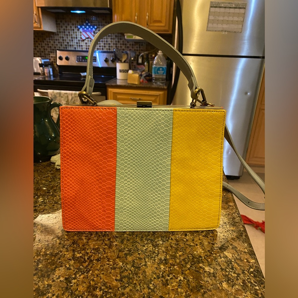 Street Level Hand Bag